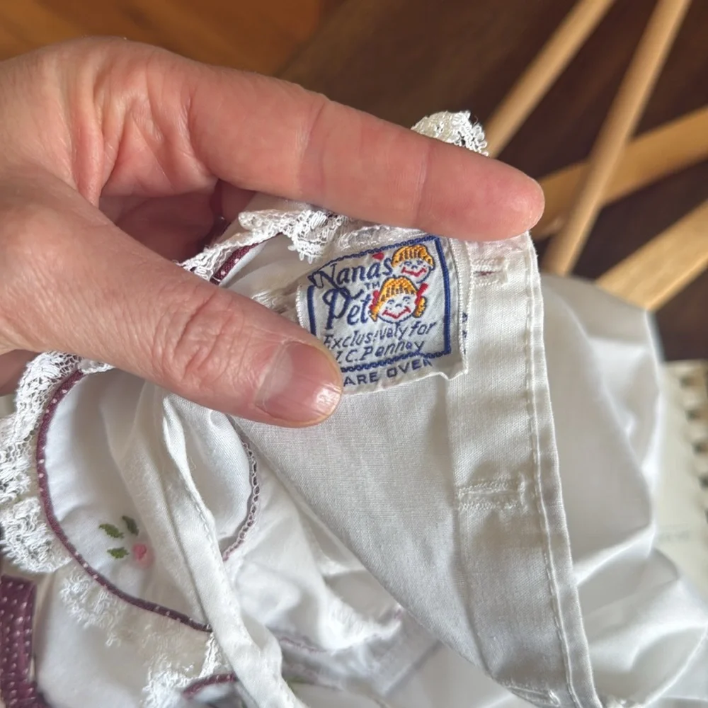Vintage White Baby Dress with Embroidered Details 12 months - Picture 8 of 9